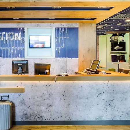 Отель Ibis Budget Сент-Арну